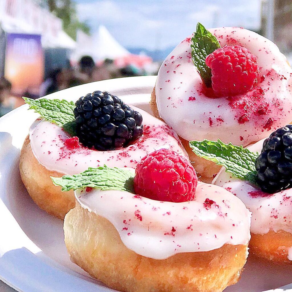 29095070_353815205116770_678719778977742848_n